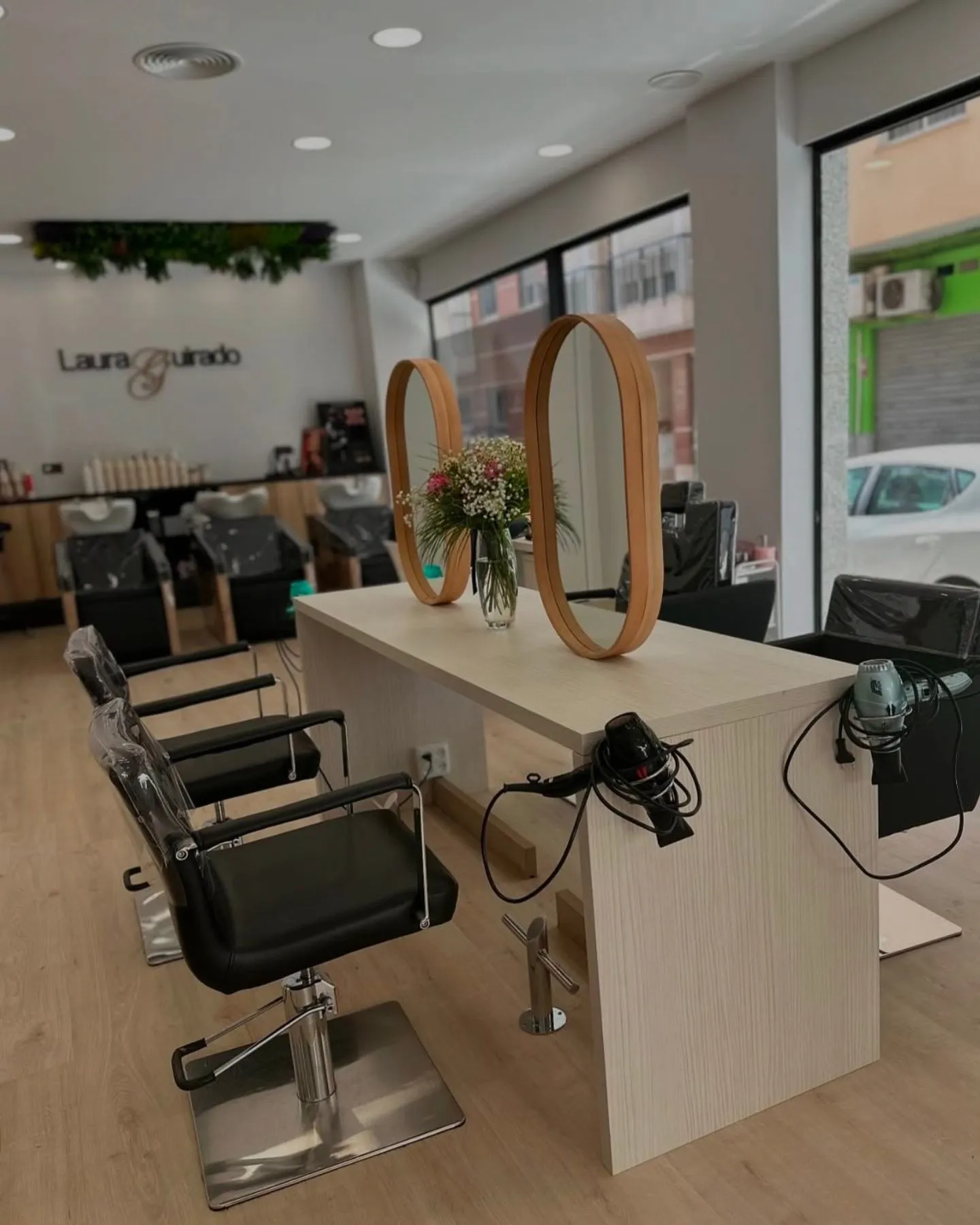 laura guirado peluqueria instalaciones